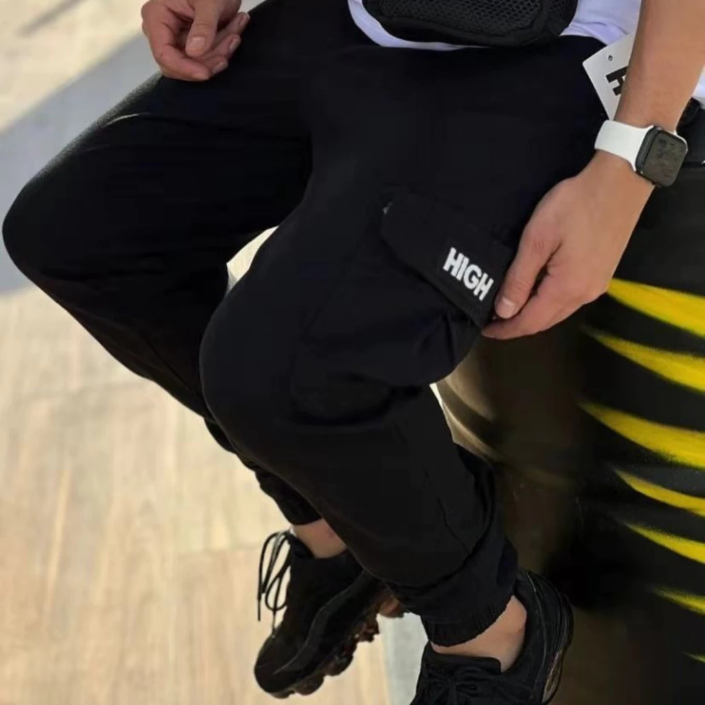 Calça Cargo Jogger Masculina em Sarja com Punho